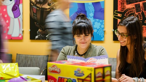 article_judge_a_toy_by_its_box.jpg